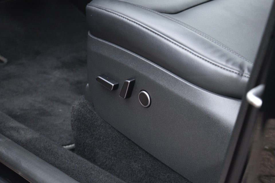 Tesla Model Y RWD 5d
