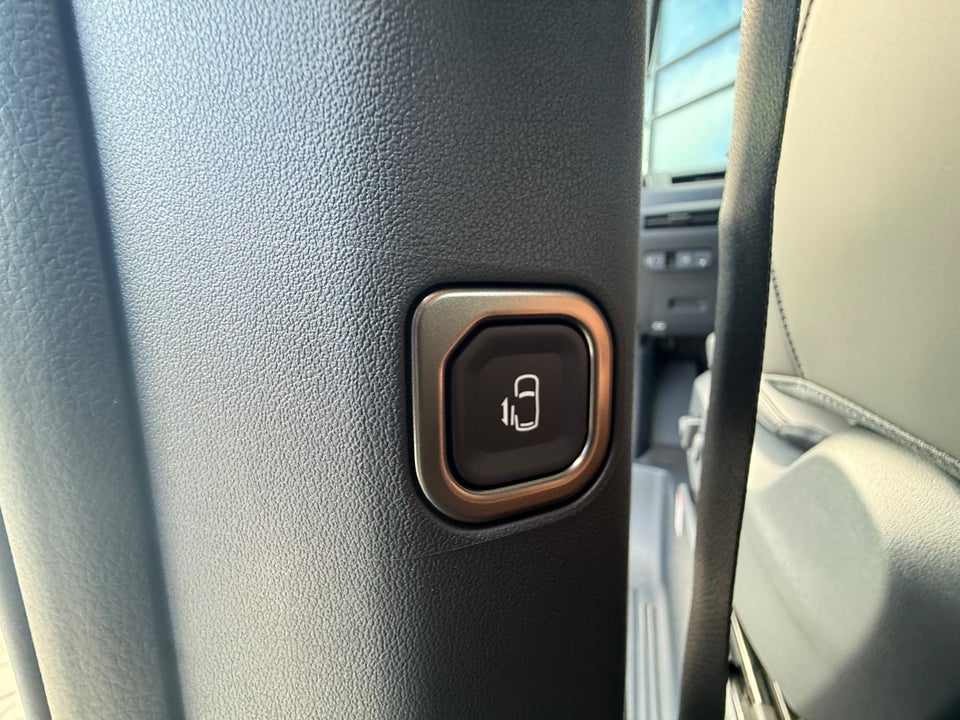 Kia PV5 71 Long Range Upgrade 5d