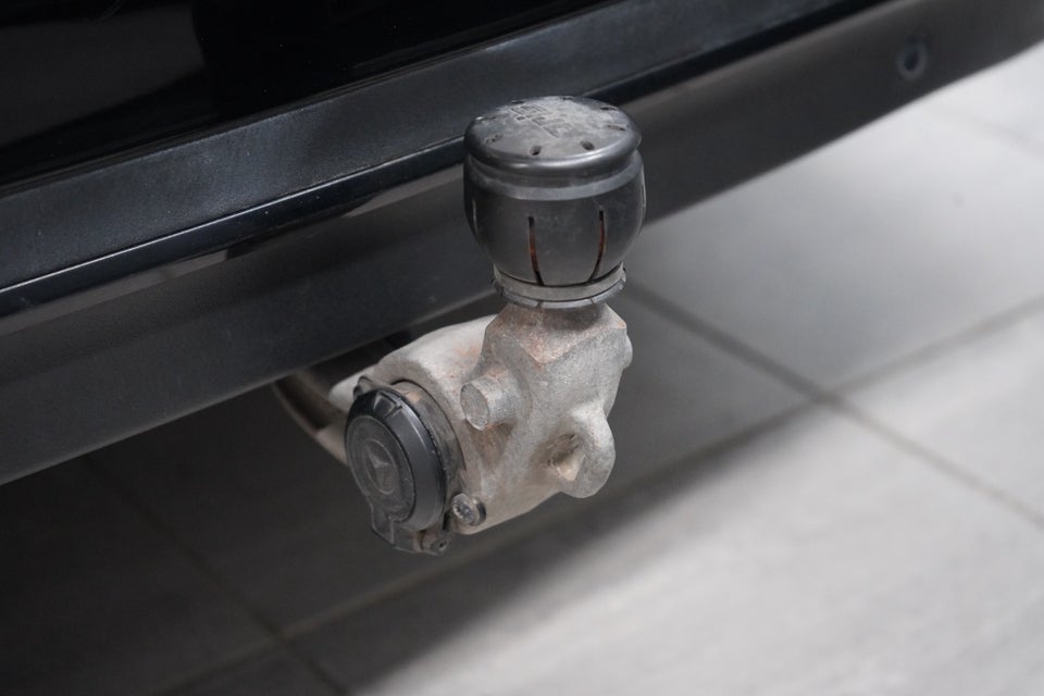 Mercedes E220 d 2,0 Avantgarde stc. aut. 5d