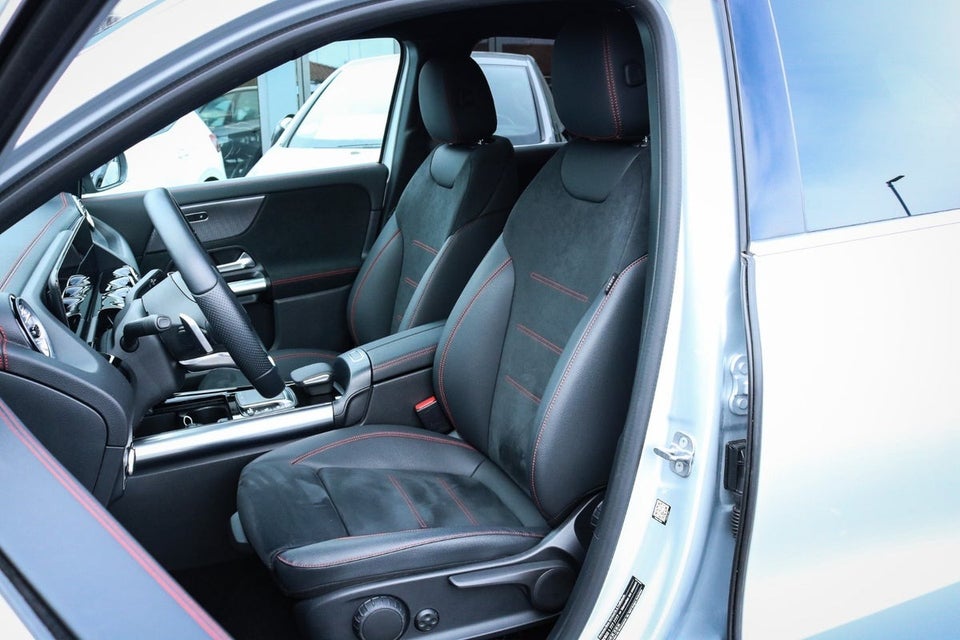 Mercedes EQA350 AMG Line 4Matic 5d