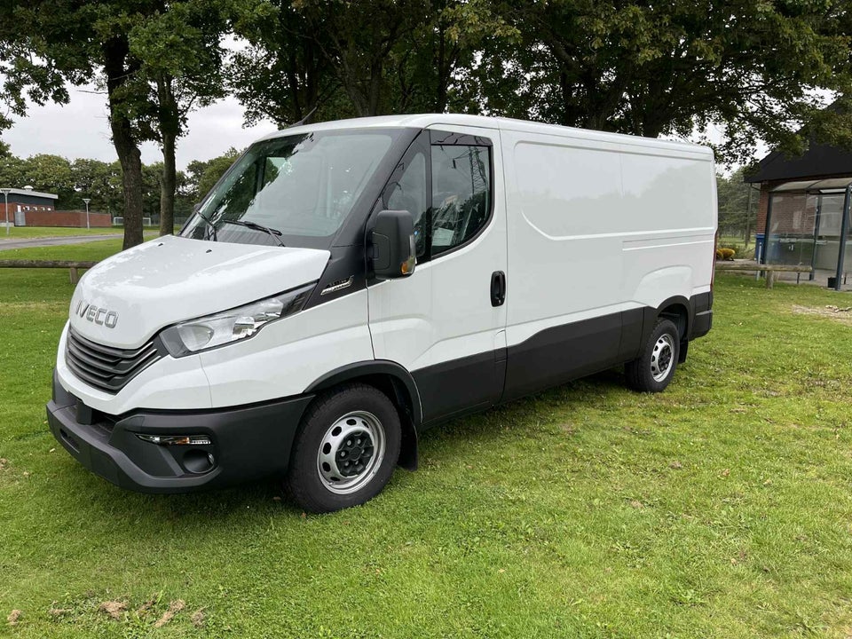 Iveco Daily 2,3 35S16 9m³ Van AG8