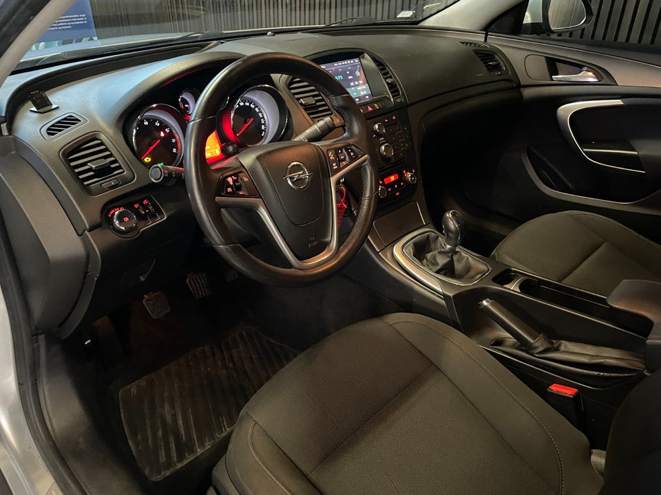 Opel Insignia 1,8 Edition 4d