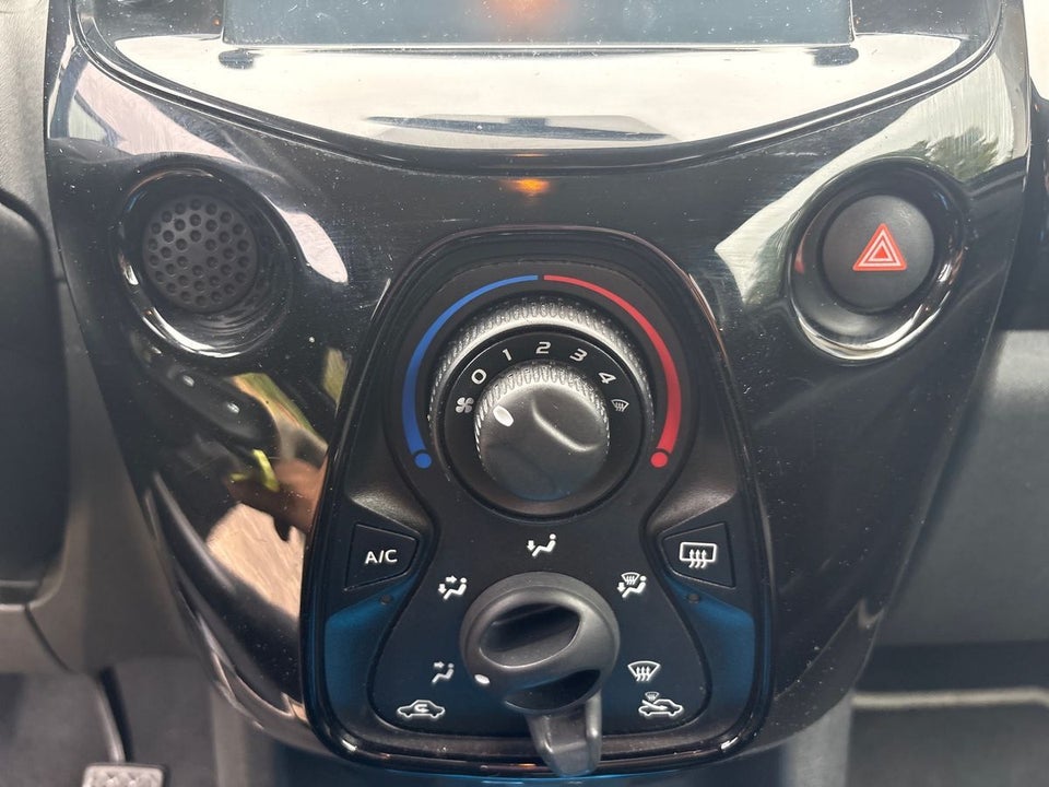 Toyota Aygo 1,0 VVT-i x-trend 5d