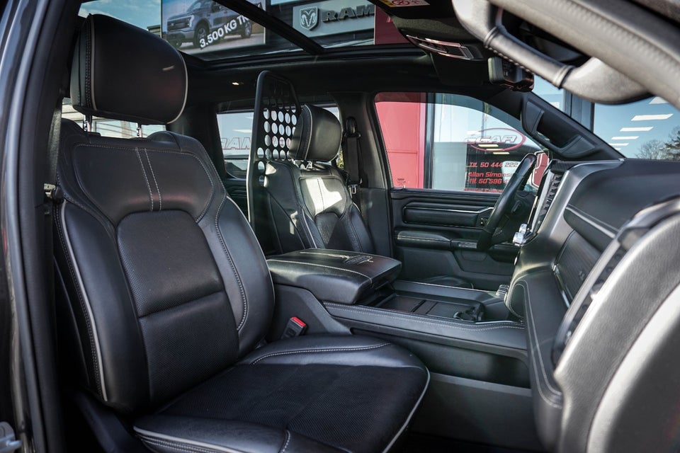 Dodge RAM 1500 5,7 V8 Hemi Limited Night aut. 4d