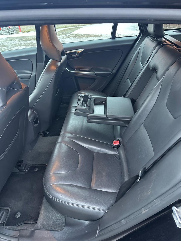 Volvo V60 2,0 D4 190 Momentum 5d