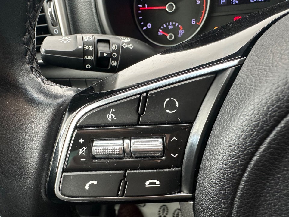 Kia Sportage 1,6 CRDi mHEV Vision DCT 5d