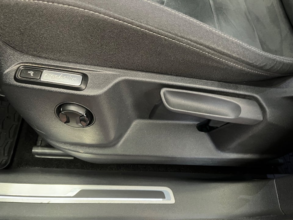 VW Tiguan 1,4 eHybrid Elegance DSG 5d