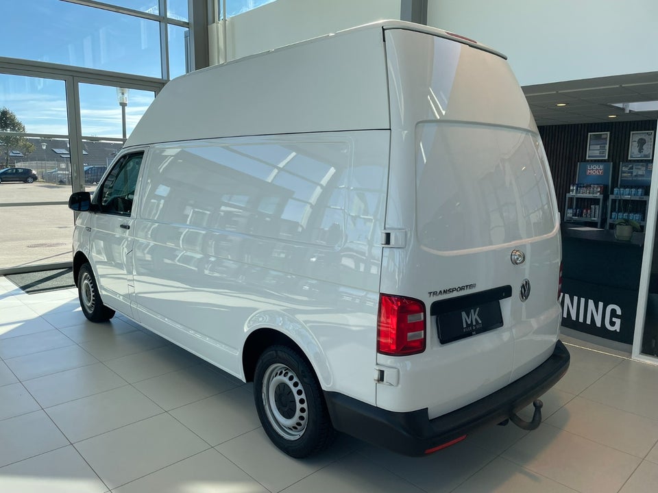 VW Transporter 2,0 TDi 102 Kassevogn lang