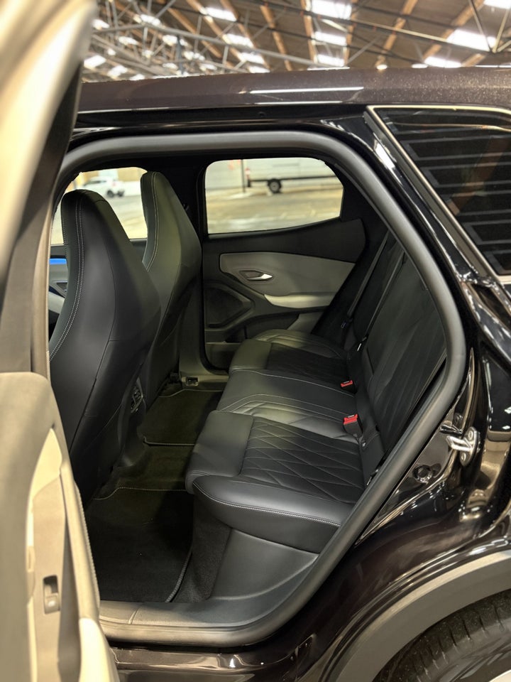 Ford Explorer 77 Premium Extended Range 5d