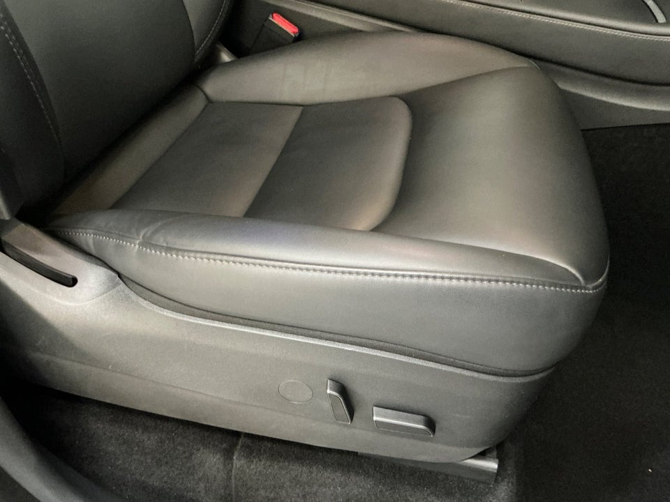 Tesla Model Y Long Range AWD 5d