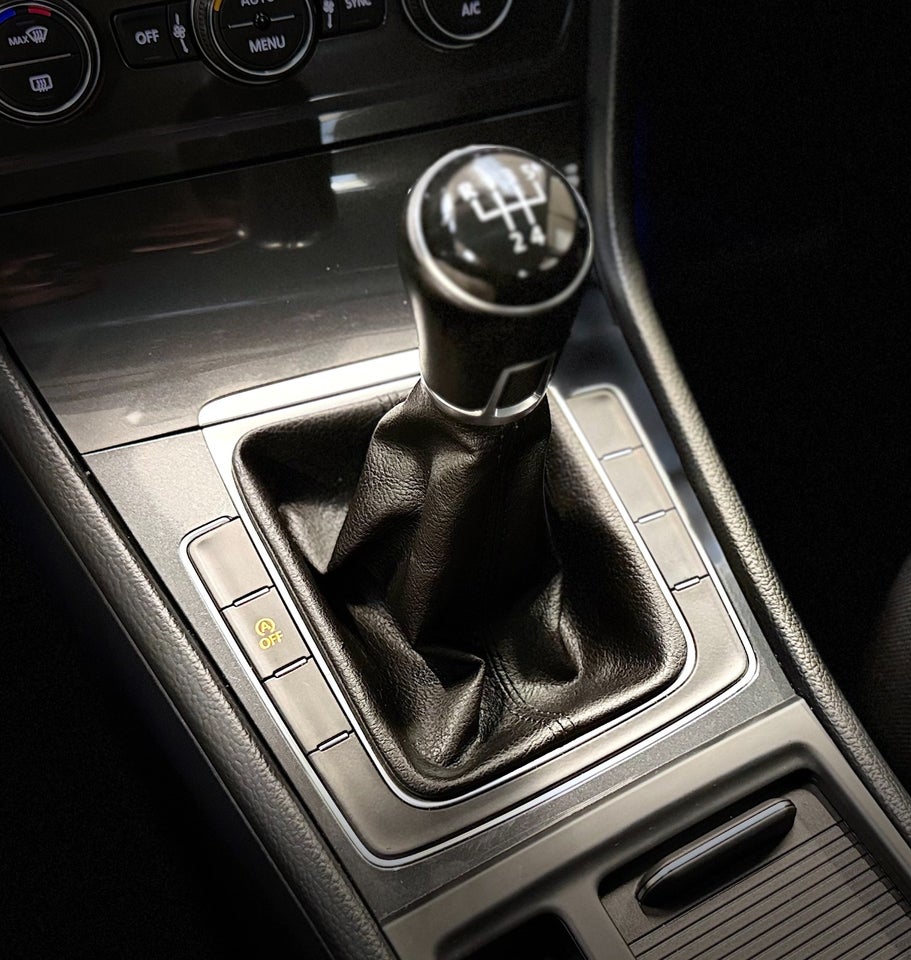 VW Golf VII 1,6 TDi 115 Comfortline 5d