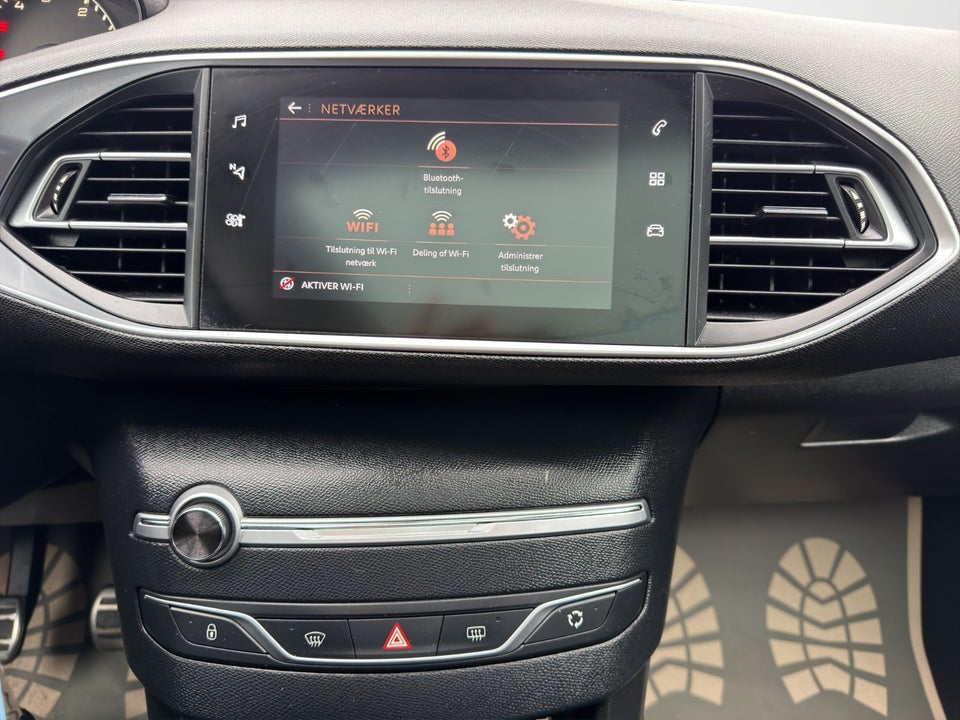 Peugeot 308 1,5 BlueHDi 130 Allure+ Sky SW 5d