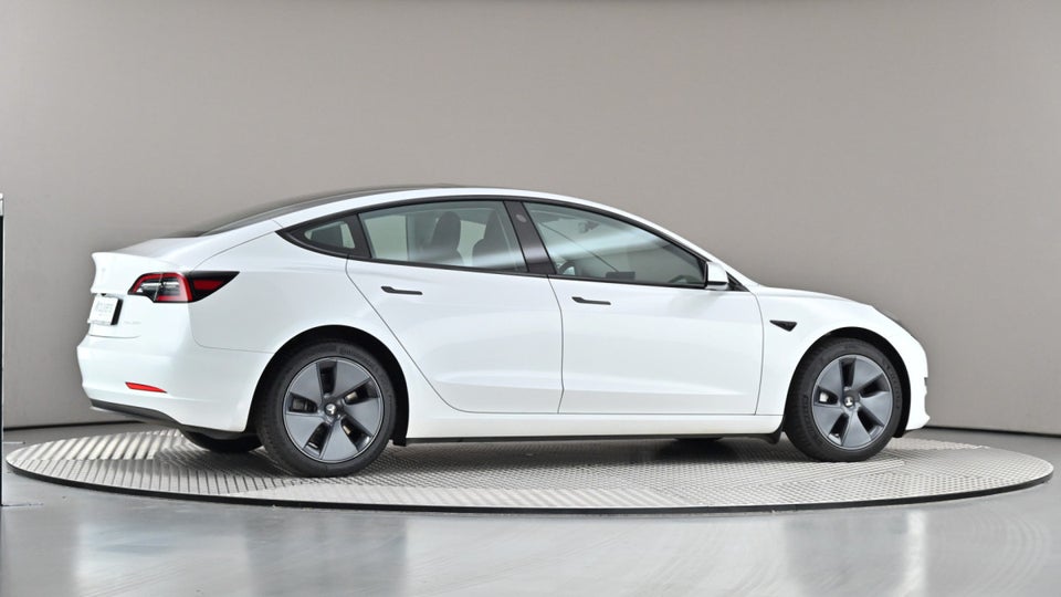 Tesla Model 3 Long Range AWD 4d