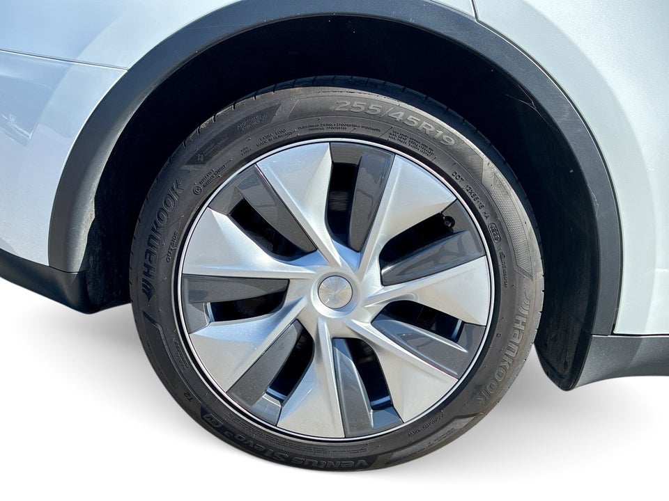 Tesla Model Y Long Range AWD 5d