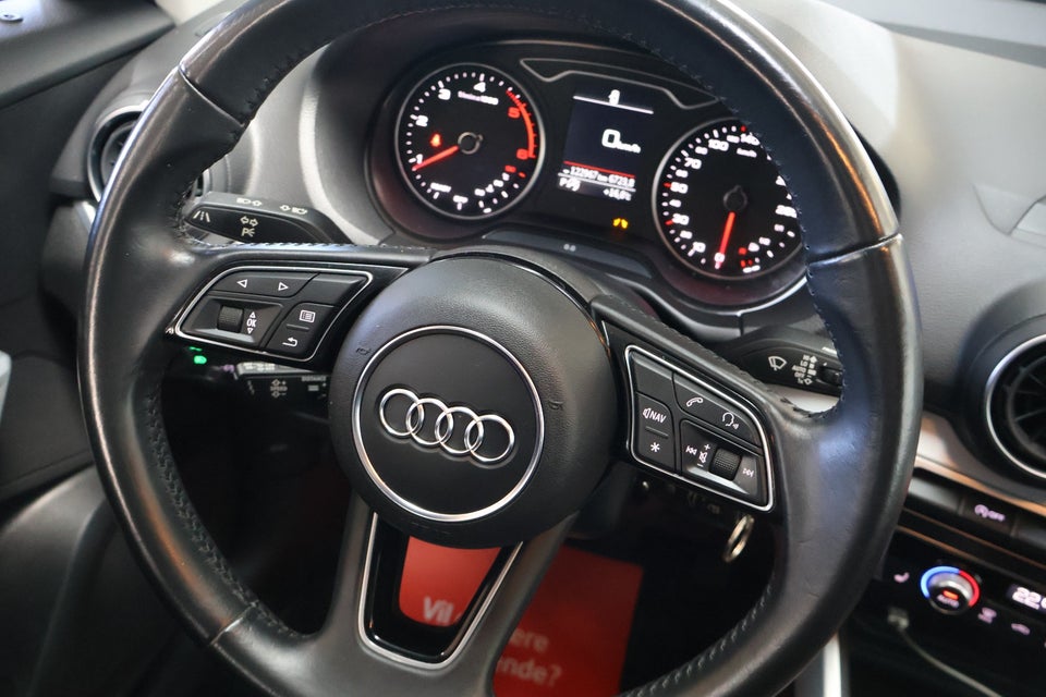 Audi Q2 30 TDi S-tr. 5d