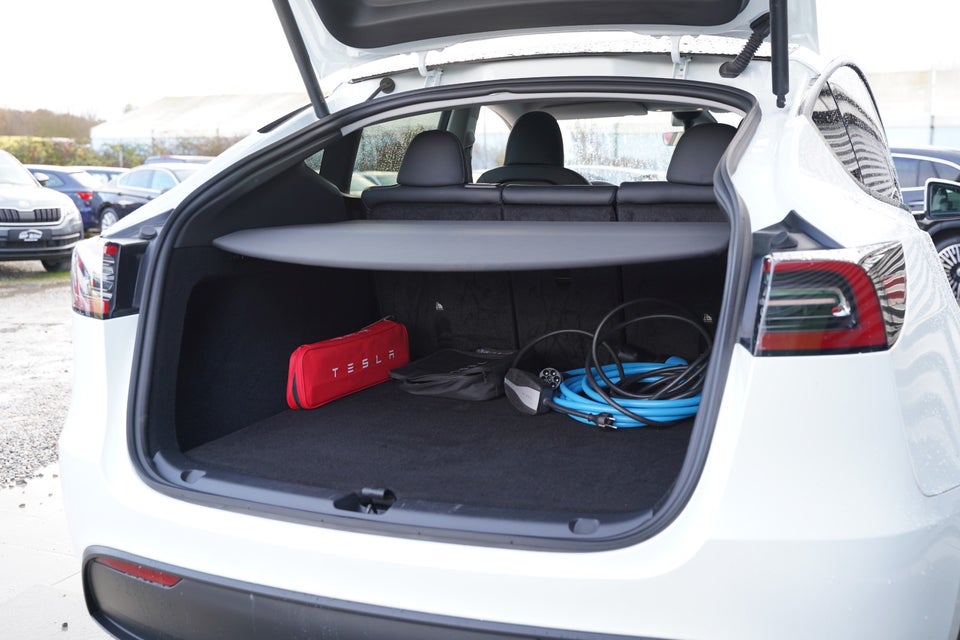 Tesla Model Y Long Range AWD 5d