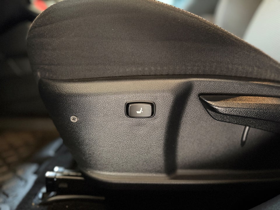 Kia Ceed 1,6 CRDi 136 Attraction SW 5d