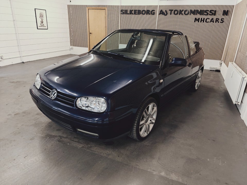 VW Golf IV 1,6 Trendline Cabriolet 2d