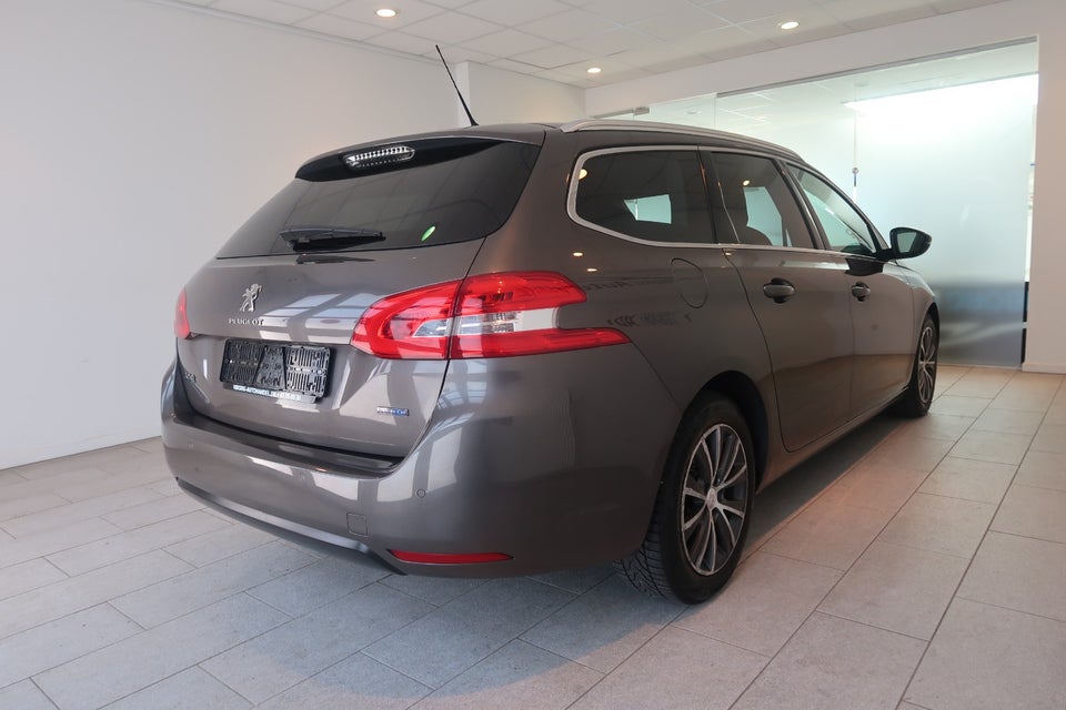 Peugeot 308 1,6 BlueHDi 120 Allure SW 5d