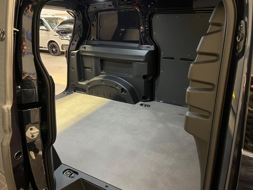 VW ID. Buzz 77 Cargo Pro