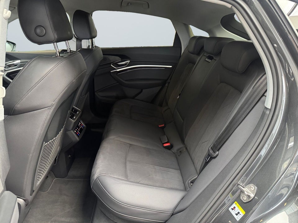 Audi e-tron 55 S-line Sportback quattro 5d