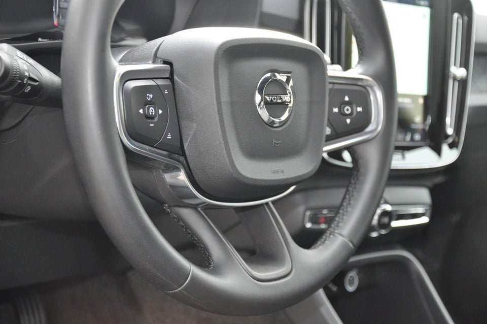 Volvo EC40 Extended Range Black Edition 5d