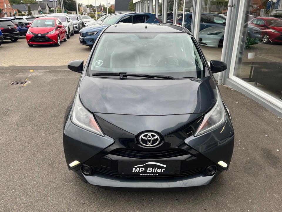 Toyota Aygo 1,0 VVT-i x-black II x-shift 5d