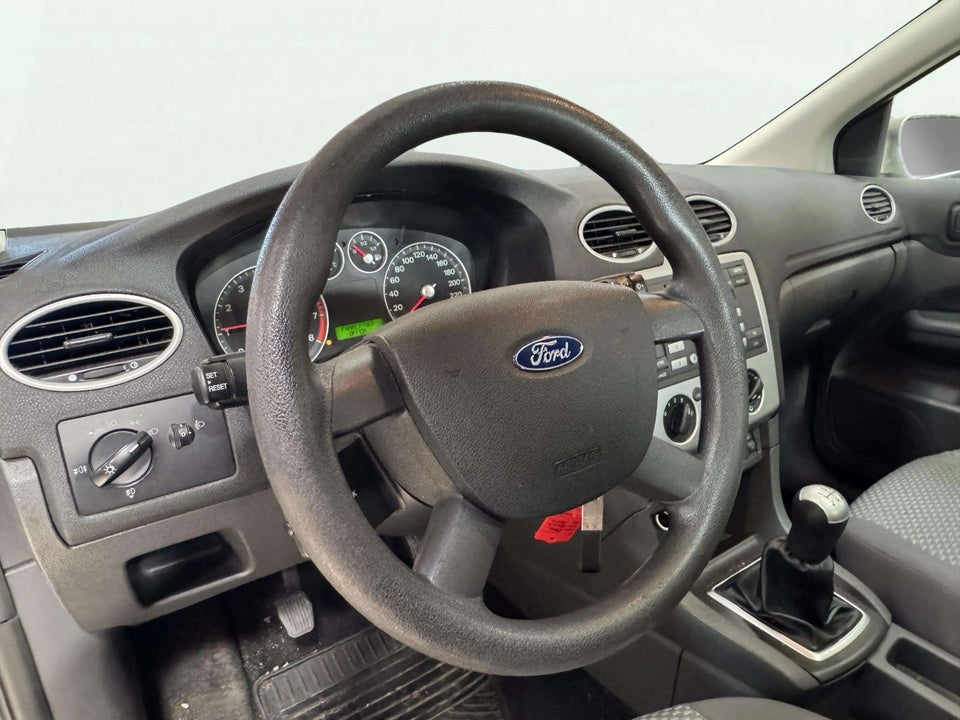 Ford Focus 1,6 Ti-VCT Ghia 4d