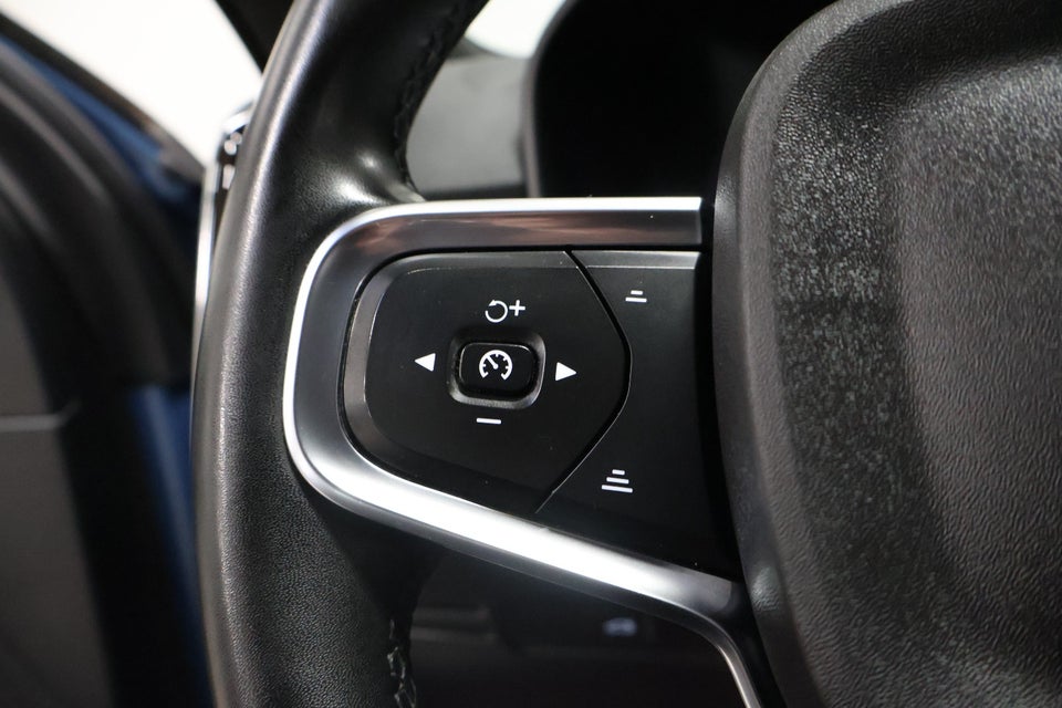 Volvo XC40 P6 ReCharge Core 5d