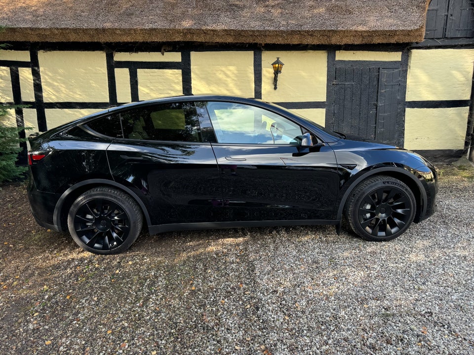 Tesla Model Y Long Range AWD 5d