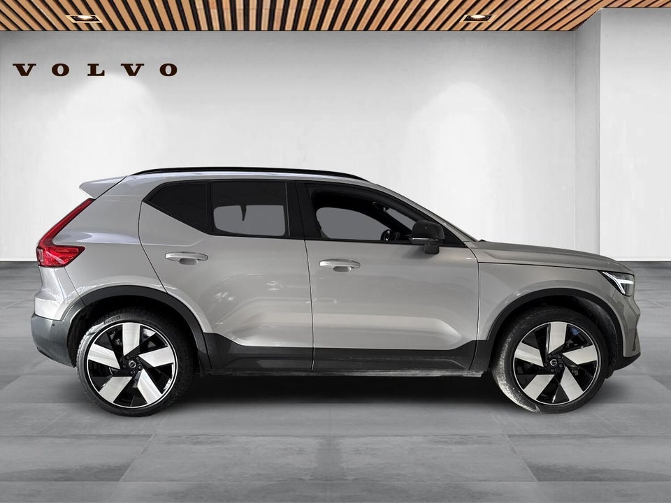 Volvo EX40 Extended Range Plus 5d