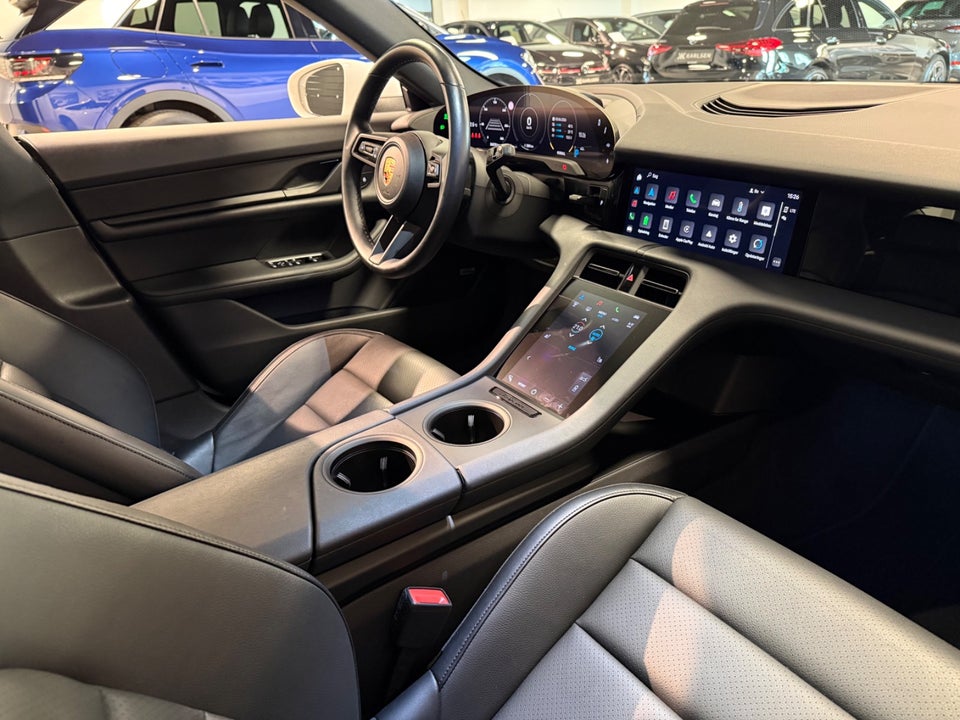 Porsche Taycan Performance+ 4d