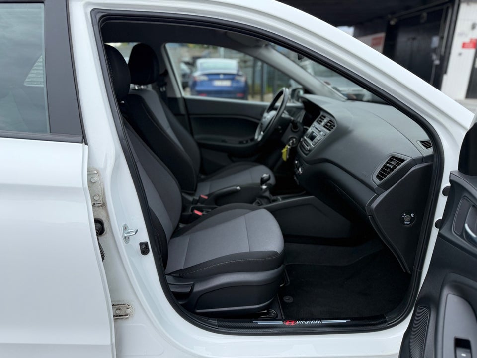 Hyundai i20 1,25 Trend 5d