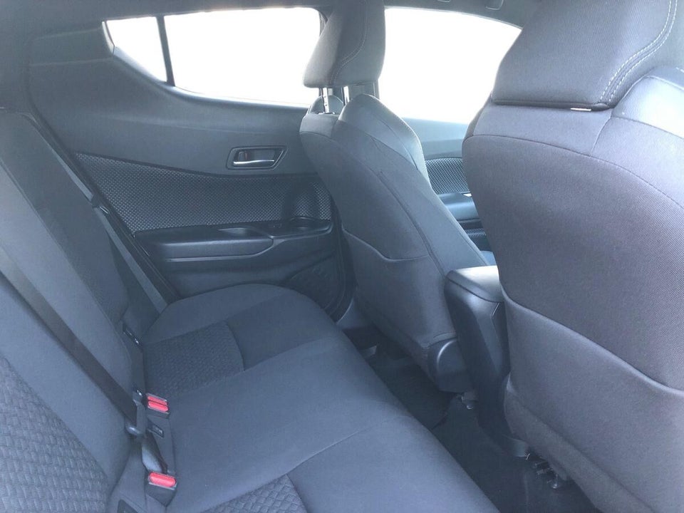 Toyota C-HR 1,8 Hybrid C-LUB Smart CVT 5d