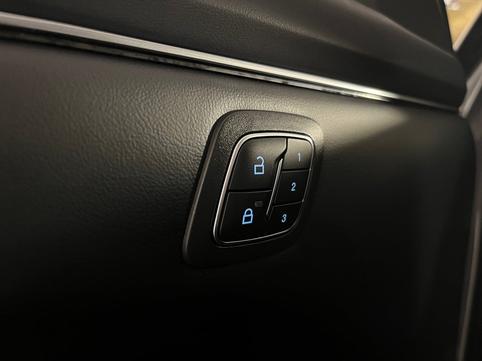 Ford Mustang Mach-E 75 Premium Standard Range AWD 5d