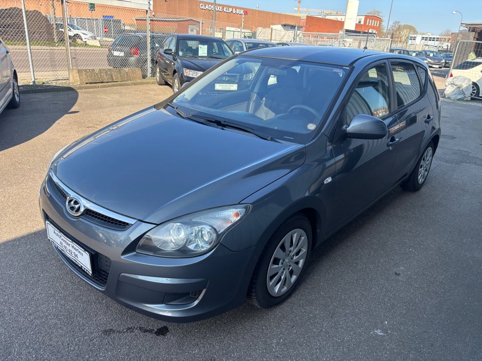 Hyundai i30 1,6 CRDi 90 Comfort 5d