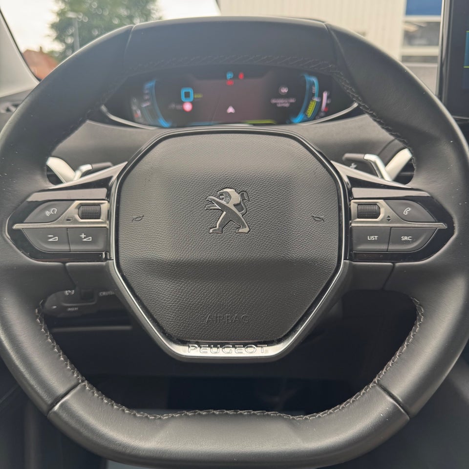 Peugeot 3008 1,6 Hybrid First Selection EAT8 5d