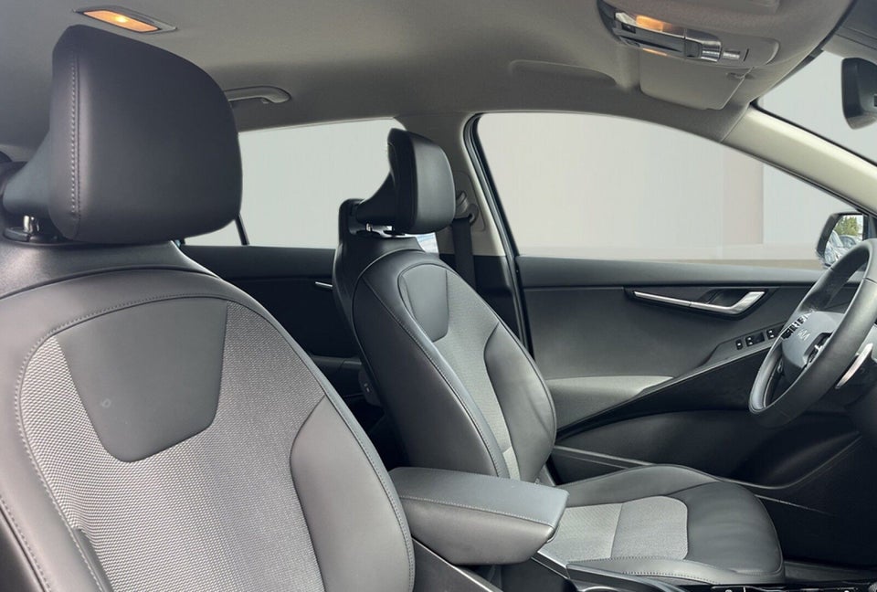 Kia Niro 64 EV Access Plus 5d