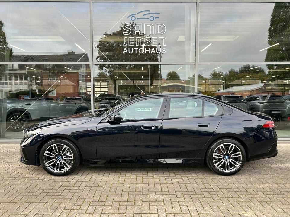 BMW i5 eDrive40 M-Sport 4d