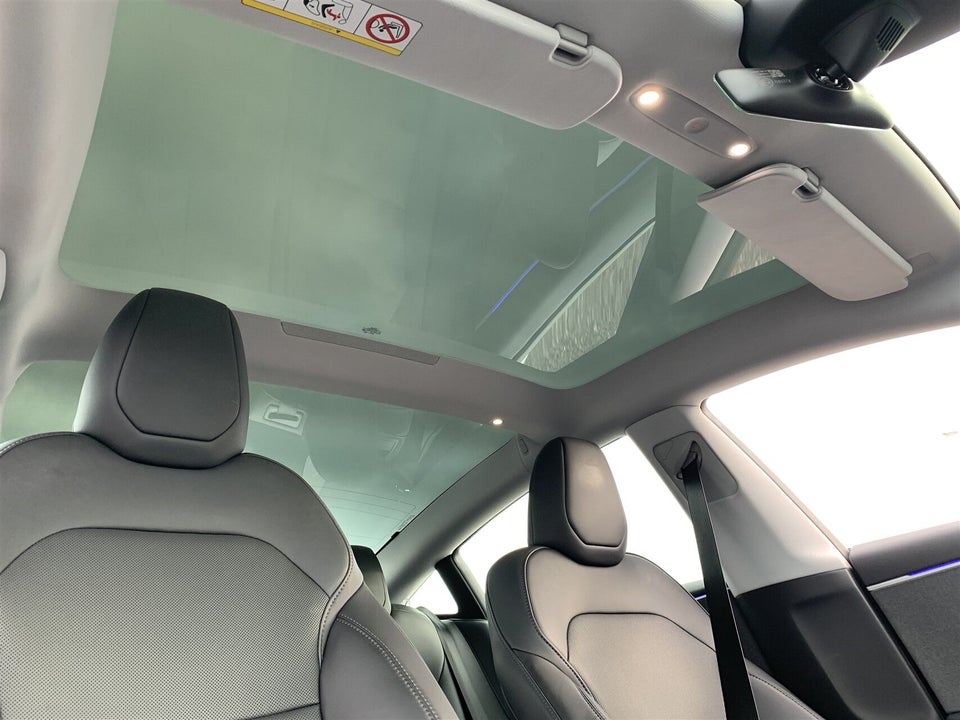 Tesla Model 3 RWD 4d