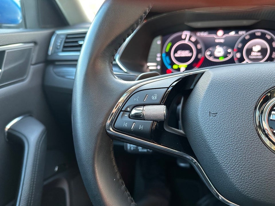 Skoda Superb 1,4 TSi iV Business Executive Combi DSG 5d