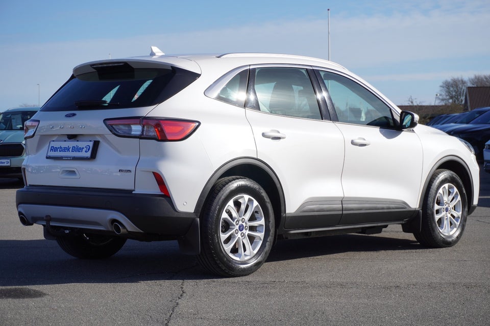 Ford Kuga 2,5 HEV Titanium CVT 5d