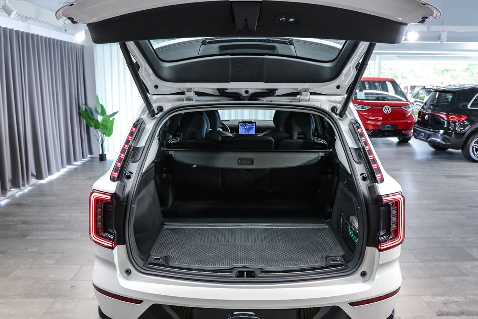 Volvo EX90 Plus 7prs 5d