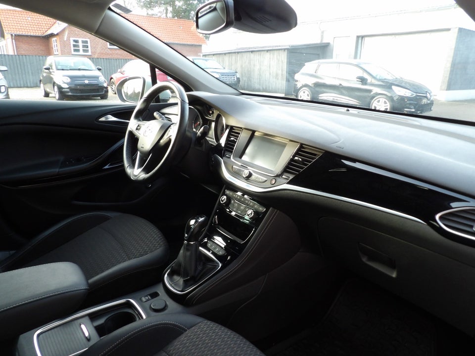 Opel Astra 1,6 T 200 Innovation Sports Tourer 5d