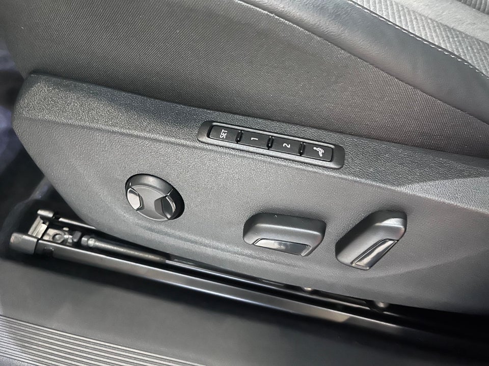 Skoda Enyaq 85 iV Premium 5d