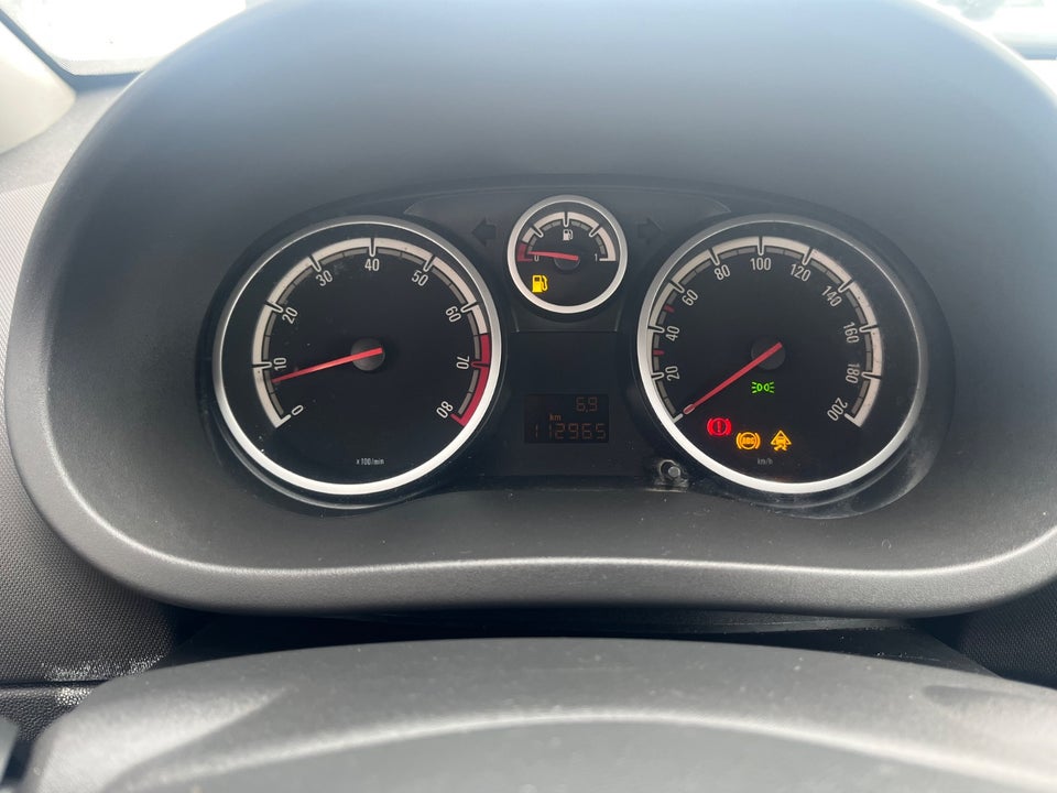 Opel Corsa 1,4 16V Cosmo 5d