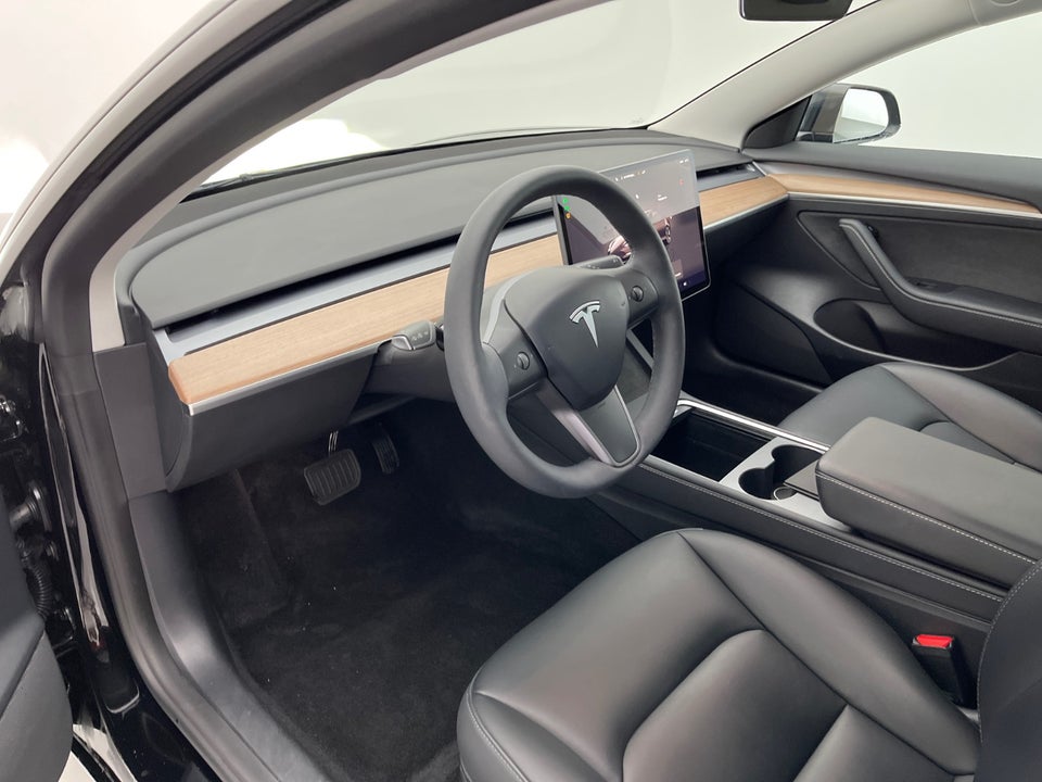 Tesla Model 3 Long Range RWD 4d
