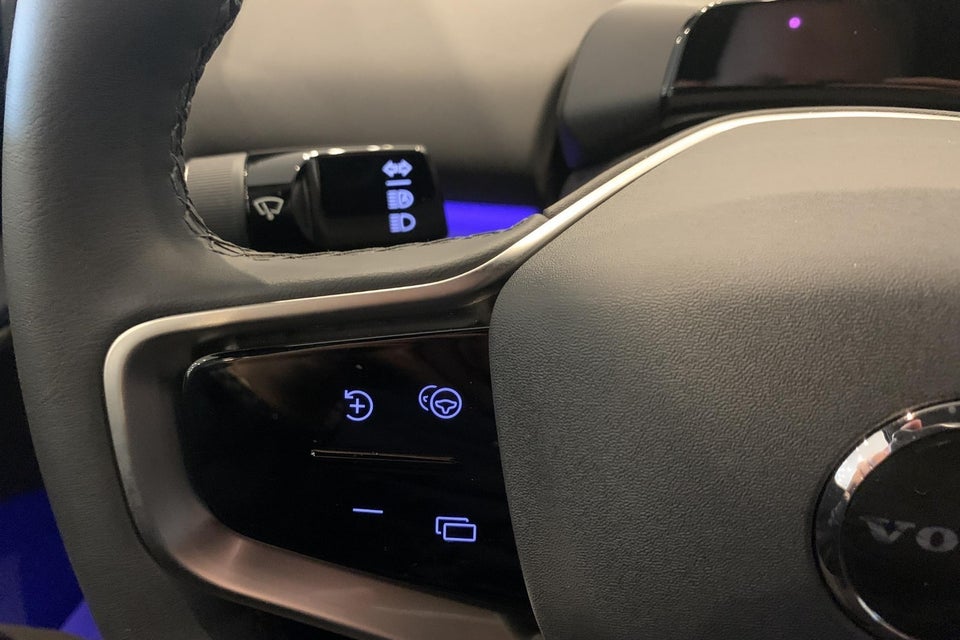 Volvo EX30 Extended Range Plus 5d