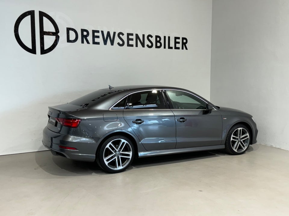 Audi A3 2,0 TDi 150 S-line S-tr. 4d