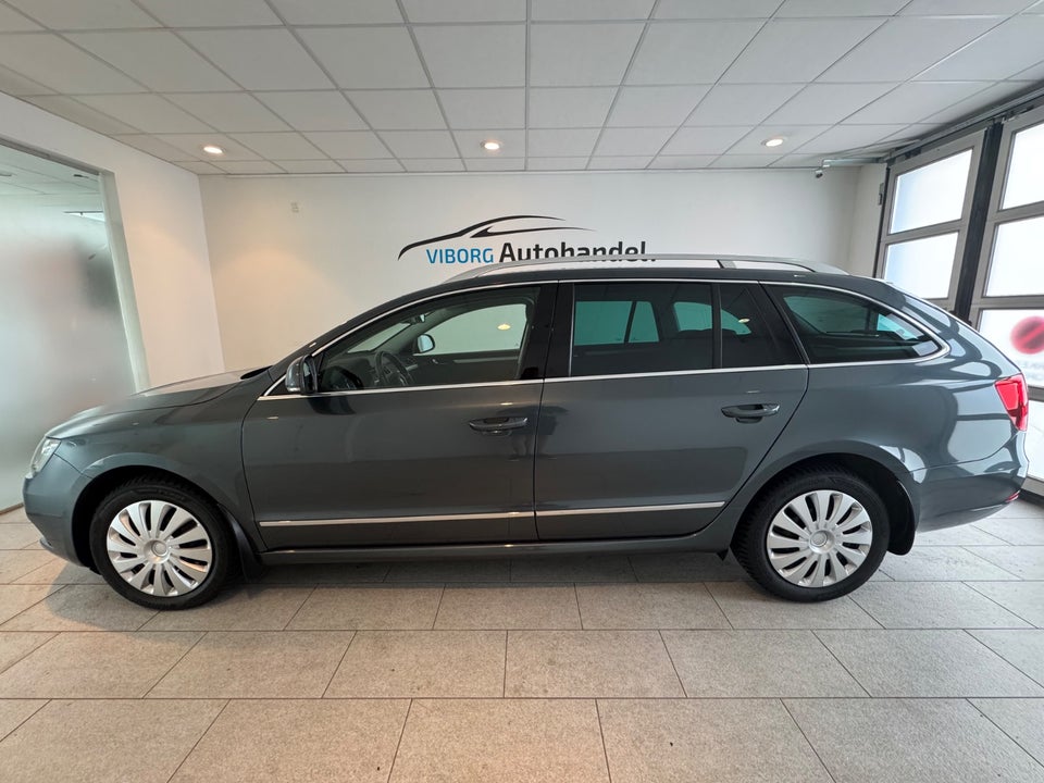 Skoda Superb 2,0 TDi 140 Elegance Combi 5d